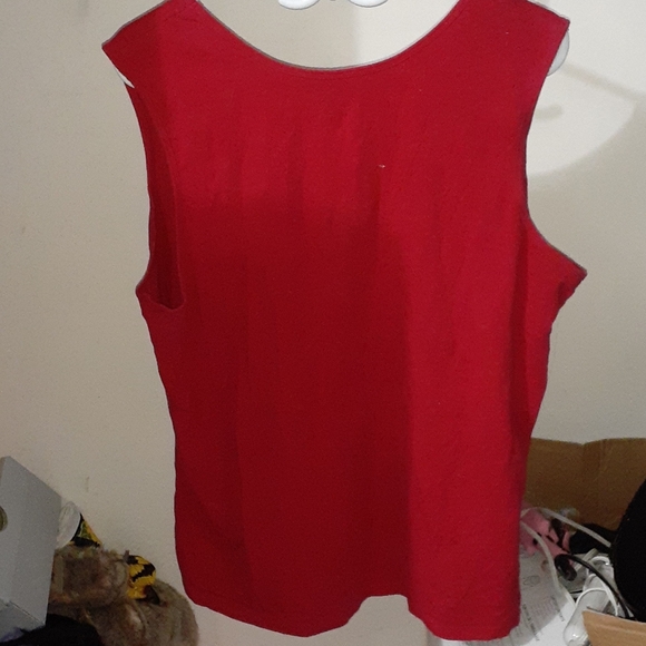 Red muscle shirt - Picture 2 of 3